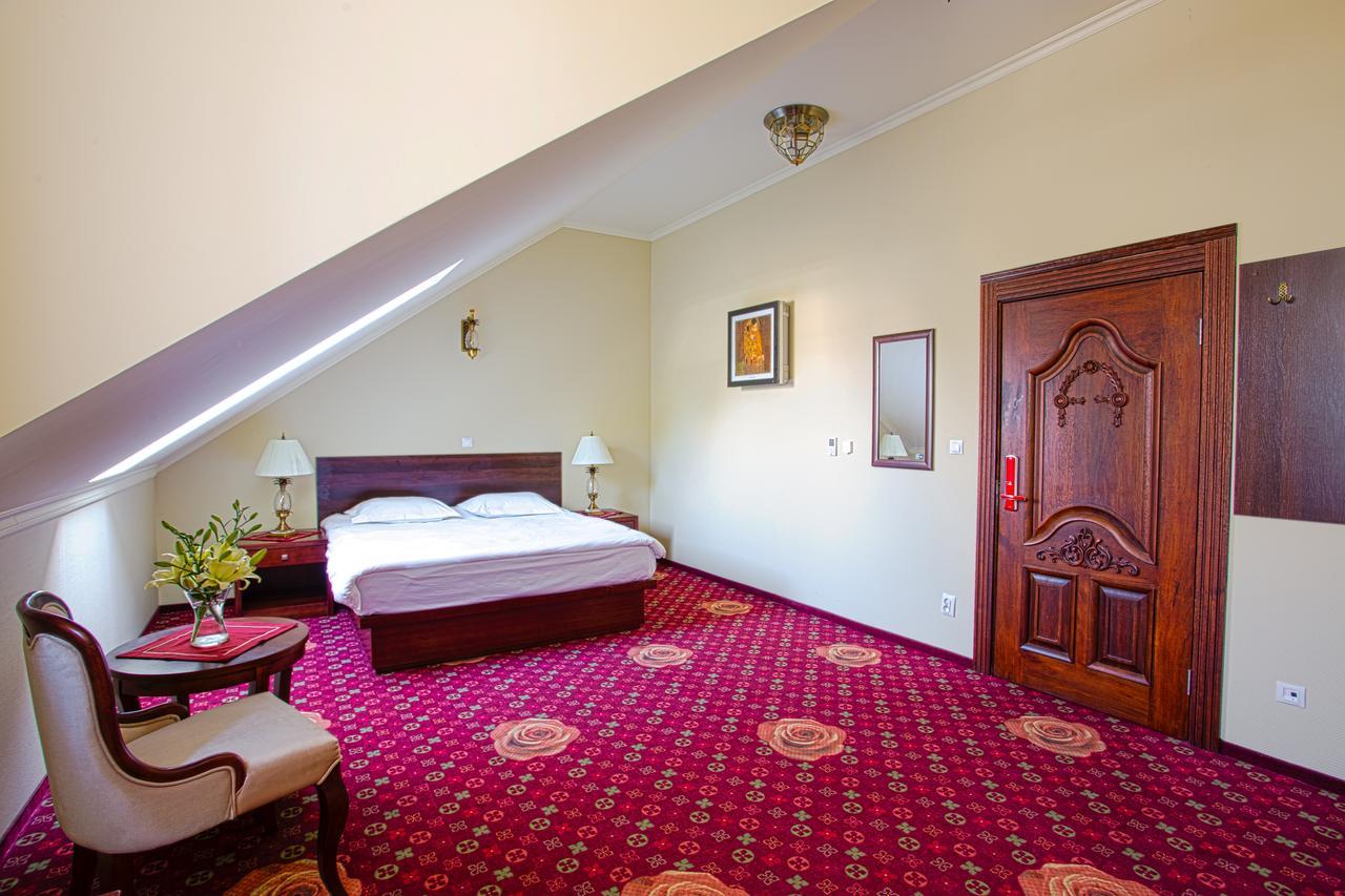 Hotel Roza Kamieniec Wroclawski 外观 照片