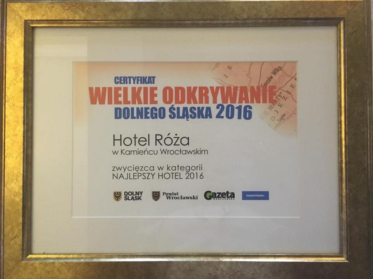 Hotel Roza Kamieniec Wroclawski 外观 照片