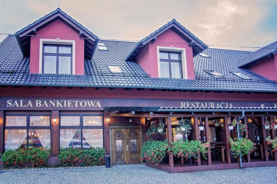 Hotel Roza Kamieniec Wroclawski 外观 照片